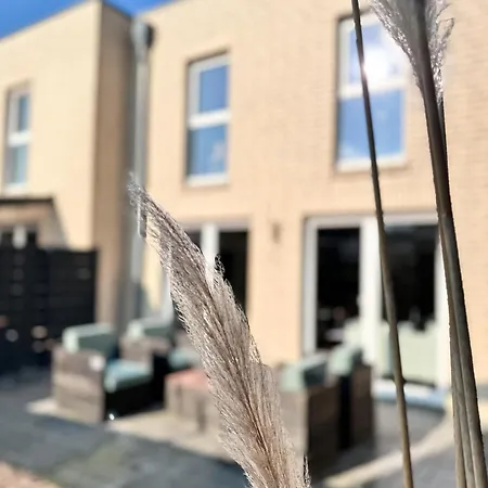 Zentral. Stylisch. Toni House Mit Viel Platz! Vakantiehuis