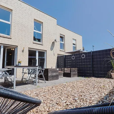 Zentral. Stylisch. Toni House Mit Viel Platz! Semesterbostad *